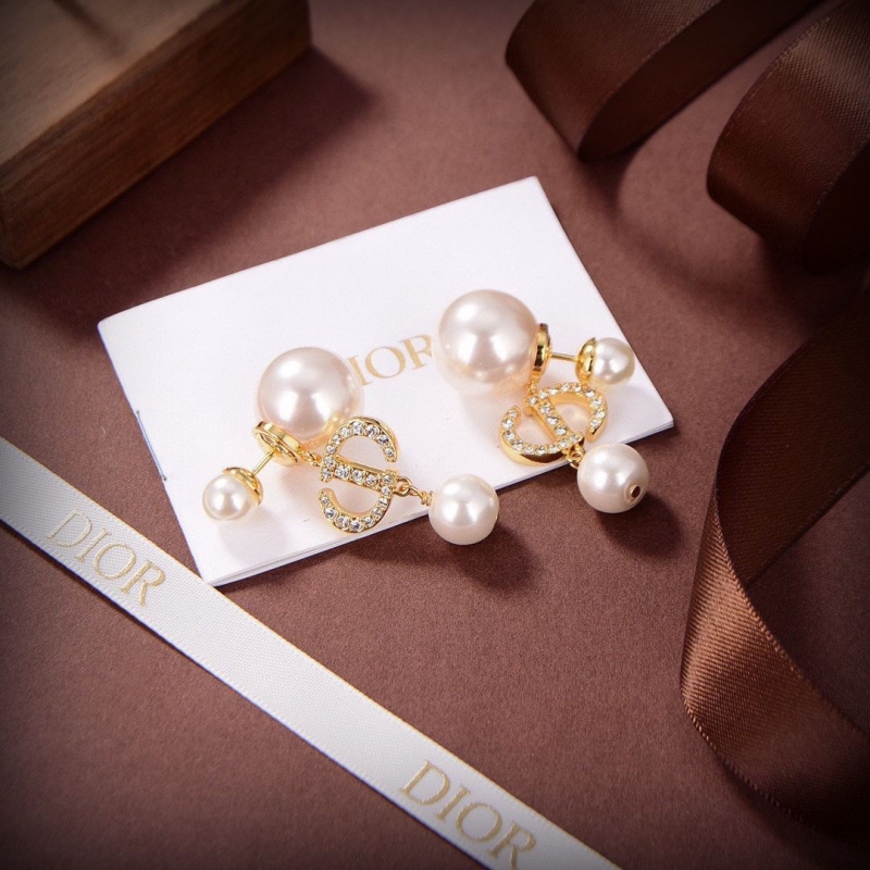 chr1st1an D10r earrings